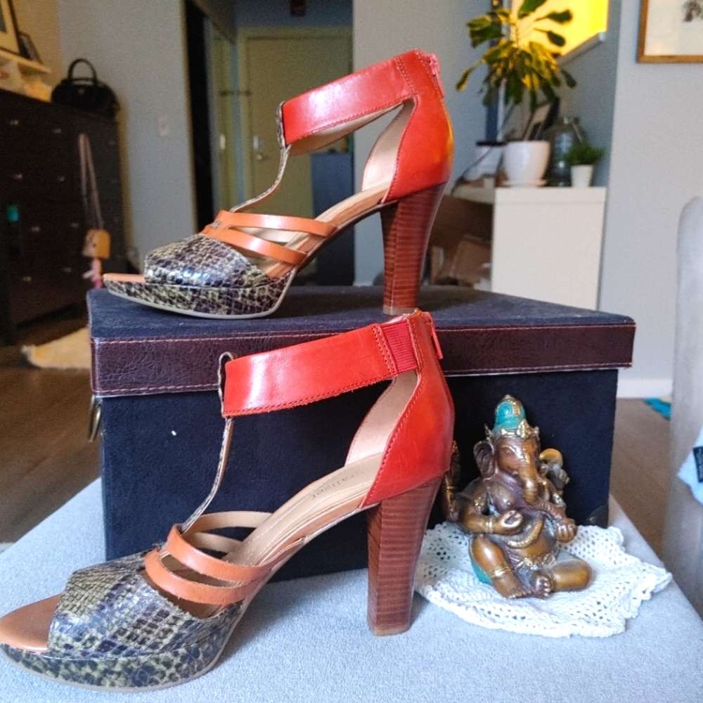 NATURALIZER High Heels